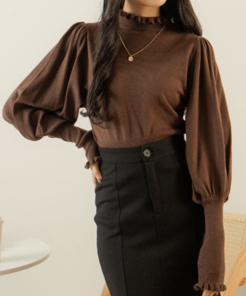 OLUPIC(オルピック)の「OLUPIC/フリルショートニットトップス(ニット/セーター・レディース・ライトパープル/ベージュ/ブラウン/ホワイト/ピンク/サックスブルー/ブラック/ダークオレンジ・FREE)」の4枚目の写真