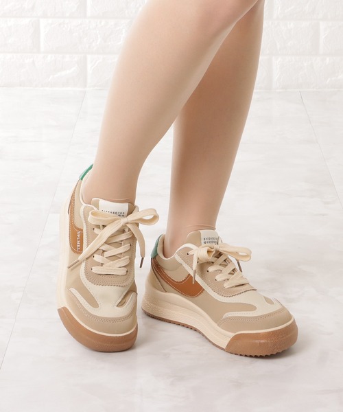 Lace Ladies(レースレディース)の「PUレザーローカットスニーカー(スニーカー・レディース・ベージュ/ブラック/グリーン・24.5/25/22.5/23.5/23/24)」の14枚目の写真