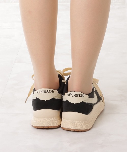 Lace Ladies(レースレディース)の「PUレザーローカットスニーカー(スニーカー・レディース・ベージュ/ブラック/グリーン・24.5/25/22.5/23.5/23/24)」の21枚目の写真