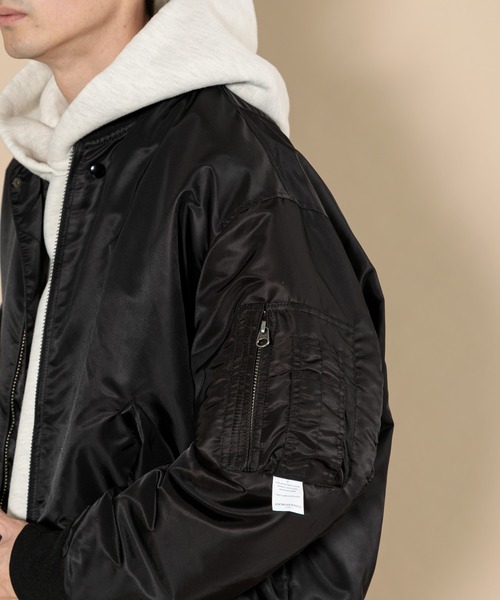 AMERICAN RAG CIE（アメリカンラグシー）の「MILITARY FLIGHT JACKET（MA-1・メンズ・ブラック/グレー・M/L）」の20枚目の写真