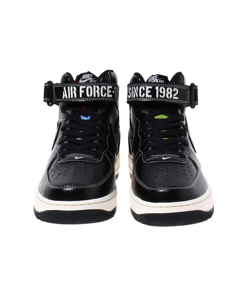 NIKE(ナイキ)の「NIKE AIR FORCE 1 MID 07 LV8 DV1029-010(スニーカー・メンズ・ブラック・27.5cm/28cm/28.5cm/27cm/26.5cm/26cm/25.5cm/29cm)」の3枚目の写真