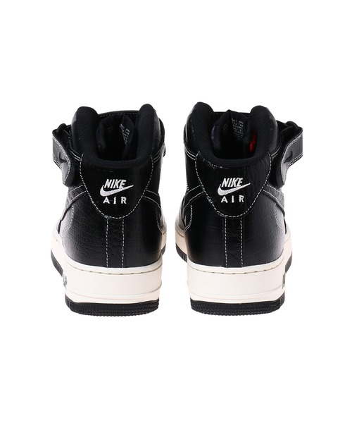 NIKE(ナイキ)の「NIKE AIR FORCE 1 MID 07 LV8 DV1029-010(スニーカー・メンズ・ブラック・27.5cm/28cm/28.5cm/27cm/26.5cm/26cm/25.5cm/29cm)」の4枚目の写真