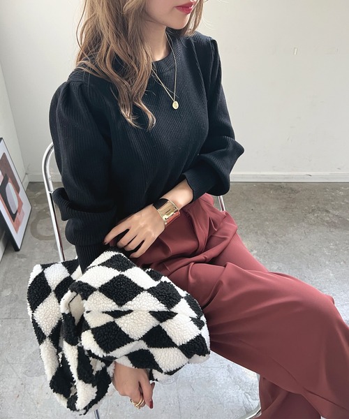 Futier land(フューティアランド)の「パフ袖リブニットトップス(ニット/セーター・レディース・ブラック/アイボリー/グリーン・FREE)」の4枚目の写真