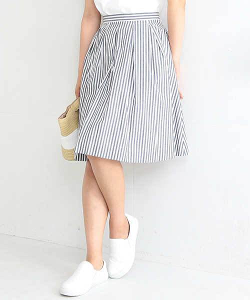 BEAMS LIGHTS Women's（ビームスライツ ウィメンズ）の「BEAMS LIGHTS / ストライプフレアー スカート（スカート・レディース・グレー/レッド/ネイビー・36/38）」の3枚目の写真