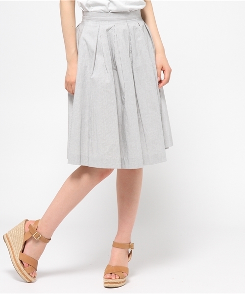 BEAMS LIGHTS Women's（ビームスライツ ウィメンズ）の「BEAMS LIGHTS / ストライプフレアー スカート（スカート・レディース・グレー/レッド/ネイビー・36/38）」の2枚目の写真