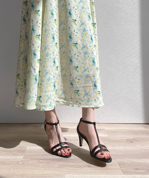 MAMIAN（マミアン）の「Tストラップ シンプル サンダル (7.0cmヒール)（サンダル・レディース・グレイッシュベージュ/ホワイト/ブラック/シルバー・S/LL/M/L）」の5枚目の写真