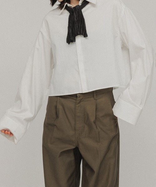M TO R（ムウトアール）の「［BLOUSE］2WAY TIE DOCKING CROPPED SHIRTS（シャツ/ブラウス・レディース・ホワイト/ブルー/ピンク・FREE）」の2枚目の写真