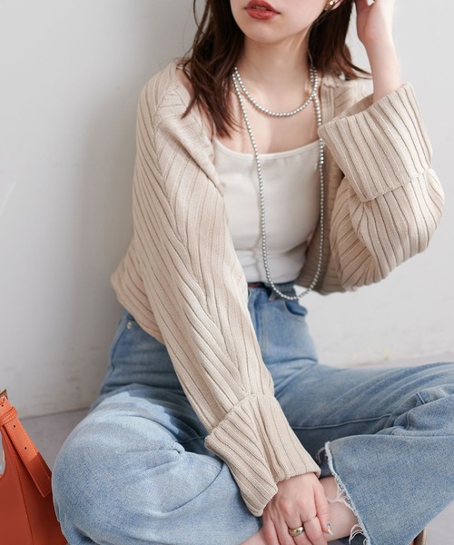 natural couture(ナチュラルクチュール)の「袖口ターンバックリブボレロ(カーディガン/ボレロ・レディース・ベージュ/サックスブルー/オフホワイト/グレー・FREE)」の5枚目の写真