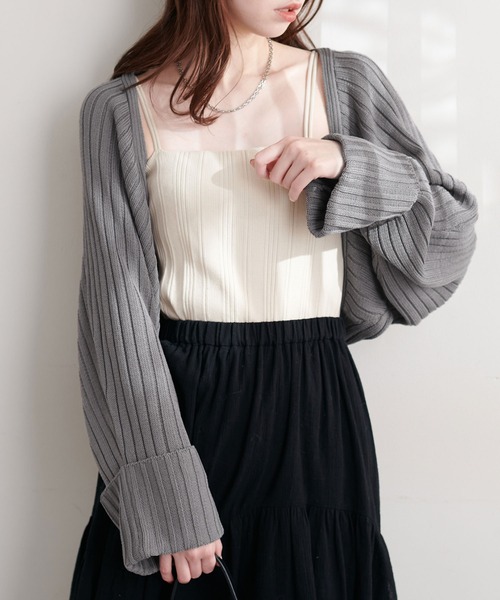 natural couture(ナチュラルクチュール)の「袖口ターンバックリブボレロ(カーディガン/ボレロ・レディース・ベージュ/サックスブルー/オフホワイト/グレー・FREE)」の10枚目の写真
