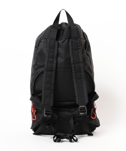 Ray BEAMS(レイビームス)の「【WEB限定】HUNTER / トラベル リップストップ リサイクル ナイロン 2WAY バックパック(バックパック/リュック・レディース・ブラック・ONE SIZE)」の6枚目の写真