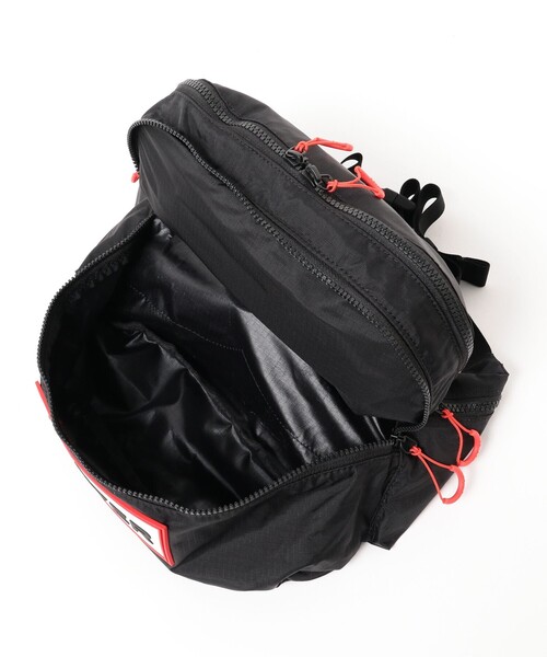 Ray BEAMS(レイビームス)の「【WEB限定】HUNTER / トラベル リップストップ リサイクル ナイロン 2WAY バックパック(バックパック/リュック・レディース・ブラック・ONE SIZE)」の12枚目の写真