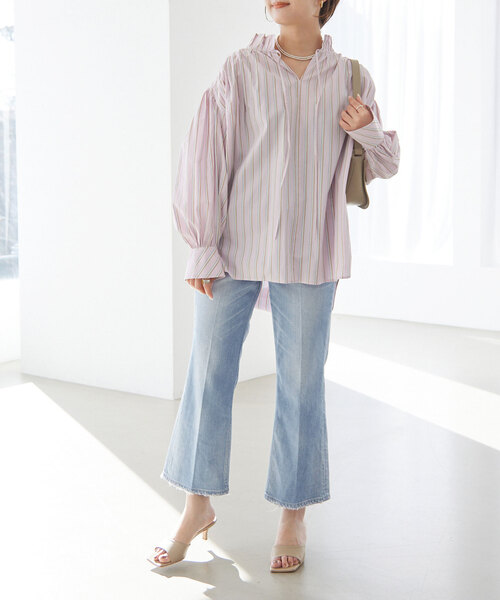 SLOBE IENA（スローブイエナ）の「【Healthy DENIM/ヘルシーデニム】クロップドフレアデニムパンツ（デニムパンツ・レディース・ベージュ/サックスブルー・25/23/24/22）」の7枚目の写真