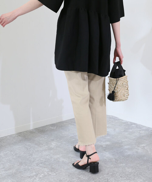 SLOBE IENA（スローブイエナ）の「【Healthy DENIM/ヘルシーデニム】クロップドフレアデニムパンツ（デニムパンツ・レディース・ベージュ/サックスブルー・25/23/24/22）」の17枚目の写真