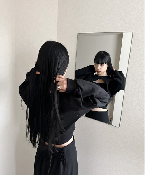 LVEU.(ラブユ.)の「Cropped layered sweat & cami set / クロップドレイヤードスウェット&キャミセット(Tシャツ/カットソー・レディース・ブラック・FREE)」の12枚目の写真