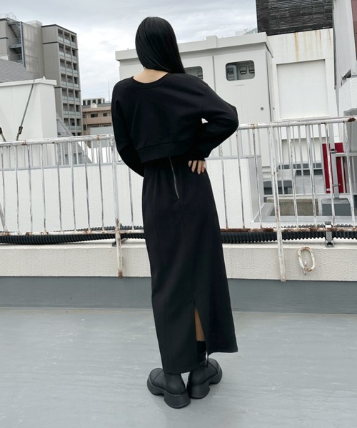LVEU.(ラブユ.)の「Cropped layered sweat & cami set / クロップドレイヤードスウェット&キャミセット(Tシャツ/カットソー・レディース・ブラック・FREE)」の17枚目の写真