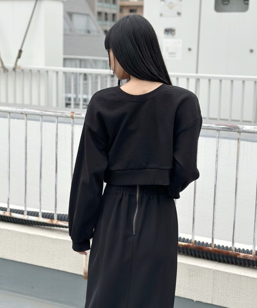 LVEU.(ラブユ.)の「Cropped layered sweat & cami set / クロップドレイヤードスウェット&キャミセット(Tシャツ/カットソー・レディース・ブラック・FREE)」の8枚目の写真