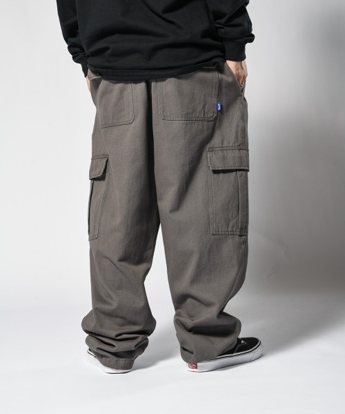 LFYT（エルエフワイティー）の「LFYT ラファイエット [Lafayette] - リラックスフィット カーゴパンツ テーパード [RELAXED FIT CARGO PANTS] LS231203（カーゴパンツ・メンズ・グリーン/チャコールグレー/ブラック・XX-LARGE/X-LARGE/LARGE/MEDIUM）」の4枚目の写真