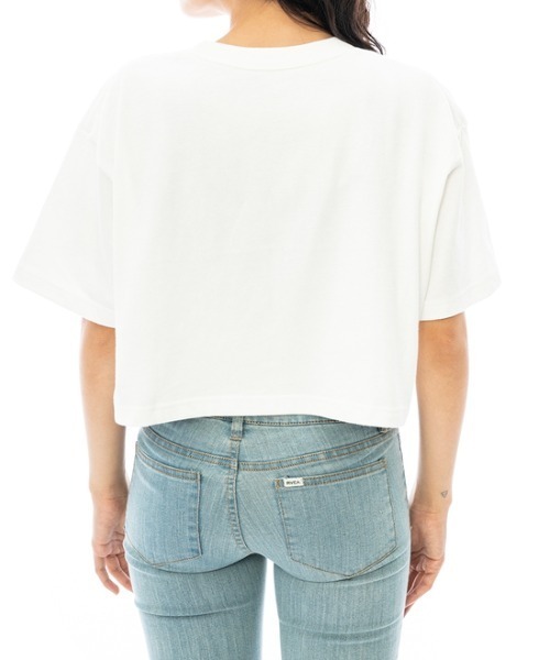RVCA(ルーカ)の「RVCA レディース BETTER ARCH TEE Tシャツ【2023年夏モデル】/ルーカカレッジロゴクロップド半袖Tシャツ(Tシャツ/カットソー・レディース・ブルー/ブラック/ホワイト・SMALL/MEDIUM/LARGE)」の4枚目の写真