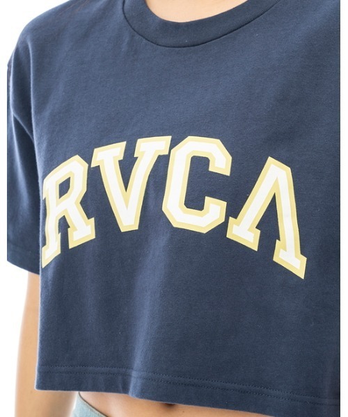 RVCA(ルーカ)の「RVCA レディース BETTER ARCH TEE Tシャツ【2023年夏モデル】/ルーカカレッジロゴクロップド半袖Tシャツ(Tシャツ/カットソー・レディース・ブルー/ブラック/ホワイト・SMALL/MEDIUM/LARGE)」の10枚目の写真
