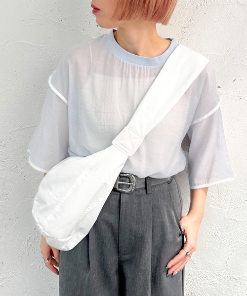 apres jour mignon（アプレジュールミニョン）の「シアーパイピングTシャツ【ZOZOTOWN限定アイテム】（シャツ/ブラウス・レディース・アイボリー/ブルー/グリーン/ブラック・フリー/X-LARGE）」の4枚目の写真