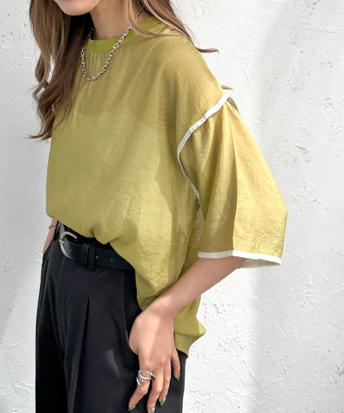 apres jour mignon（アプレジュールミニョン）の「シアーパイピングTシャツ【ZOZOTOWN限定アイテム】（シャツ/ブラウス・レディース・アイボリー/ブルー/グリーン/ブラック・フリー/X-LARGE）」の3枚目の写真