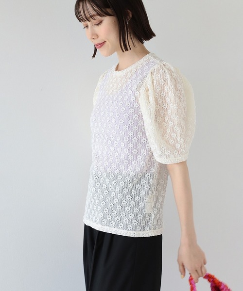 Ray BEAMS(レイビームス)の「Ray BEAMS / フラワー レース ギャザー スリーブ Tシャツ(Tシャツ/カットソー・レディース・オフホワイト/ブラック・ONE SIZE)」の11枚目の写真