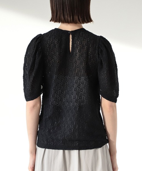 Ray BEAMS(レイビームス)の「Ray BEAMS / フラワー レース ギャザー スリーブ Tシャツ(Tシャツ/カットソー・レディース・オフホワイト/ブラック・ONE SIZE)」の15枚目の写真