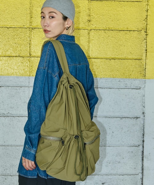 Auntie Rosa Holiday（アンティローザホリデー）の「ナイロンドロストギャザーバックパック/ A4サイズ対応 / 超軽量（バックパック/リュック・レディース・ベージュ/アイボリー/ブラック/カーキ/ナチュラル/ダークカーキ・FREE）」の10枚目の写真