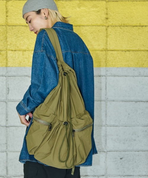 Auntie Rosa Holiday（アンティローザホリデー）の「ナイロンドロストギャザーバックパック/ A4サイズ対応 / 超軽量（バックパック/リュック・レディース・ベージュ/アイボリー/ブラック/カーキ/ナチュラル/ダークカーキ・FREE）」の9枚目の写真