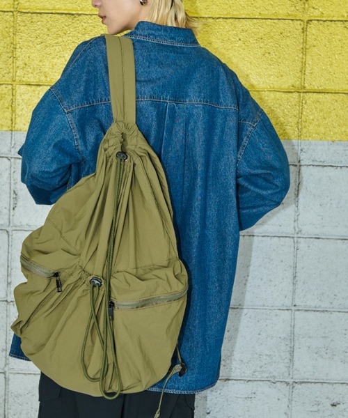 Auntie Rosa Holiday（アンティローザホリデー）の「ナイロンドロストギャザーバックパック/ A4サイズ対応 / 超軽量（バックパック/リュック・レディース・ベージュ/アイボリー/ブラック/カーキ/ナチュラル/ダークカーキ・FREE）」の12枚目の写真