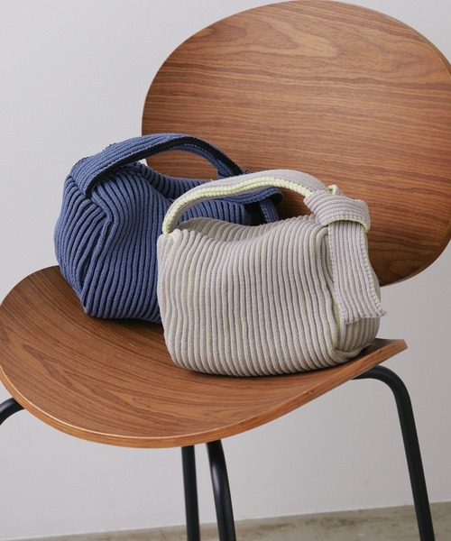 Kastane（カスタネ）の「【WEB限定カラー】リブニットBAG（ハンドバッグ・レディース・ブルー/アイボリー/ライトグレー・FREE）」の10枚目の写真