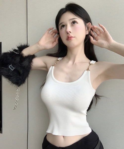 Achic(アシック)の「金属フックキャミソールトップス(Tシャツ/カットソー・レディース・ホワイト/ブラック/ピンク/ダークベージュ・M)」の7枚目の写真