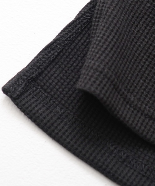 Revo.（レボ）の「ワッフル 裾スクエア タンクトップ / レイヤード ロング丈 タンクトップ（タンクトップ・メンズ・ホワイト/ブラック・M/L）」の9枚目の写真