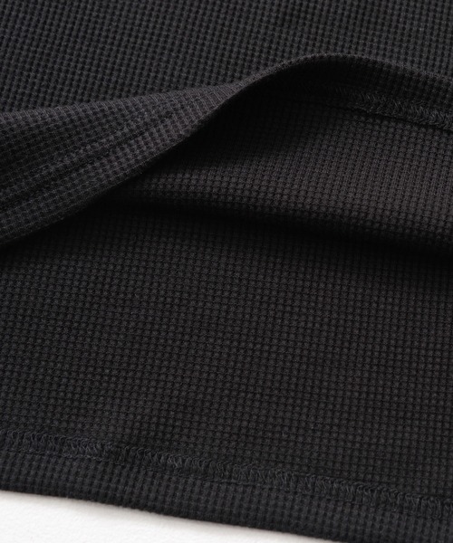 Revo.（レボ）の「ワッフル 裾スクエア タンクトップ / レイヤード ロング丈 タンクトップ（タンクトップ・メンズ・ホワイト/ブラック・M/L）」の8枚目の写真