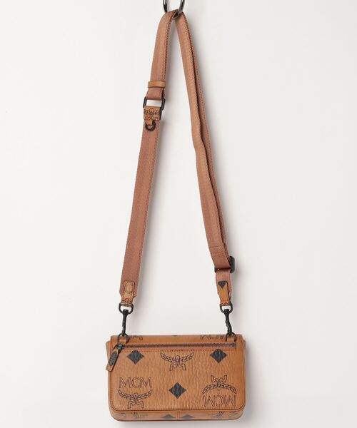 MCM（エムシーエム）の「Aren カメラ バッグ - マキシ ヴィセトス  