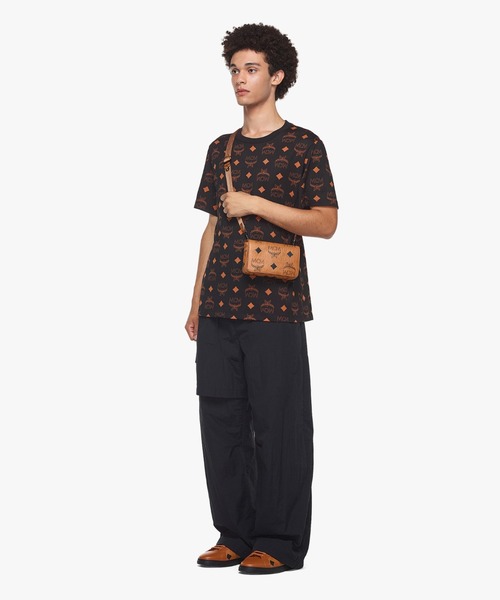 MCM（エムシーエム）の「Aren カメラ バッグ - マキシ ヴィセトス（ボディバッグ/ウエストポーチ・メンズ・ブラウン/ブラック・mini）」の10枚目の写真