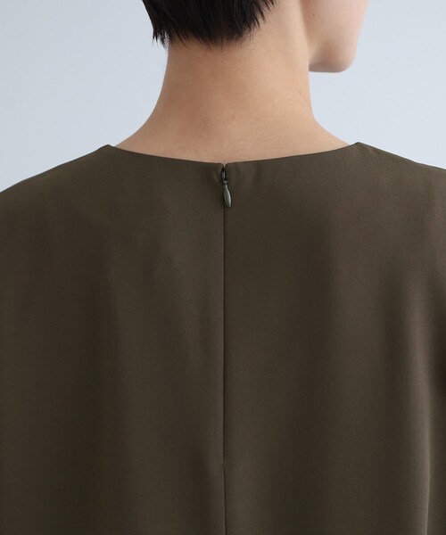 INDIVI(インディヴィ)の「◆【洗える/SETUP可能】シンプルTシャツライクブラウス(シャツ/ブラウス・レディース・オフホワイト/ブラック/ダークブラウン・40/38/36/19/15 /13/03/05)」の22枚目の写真