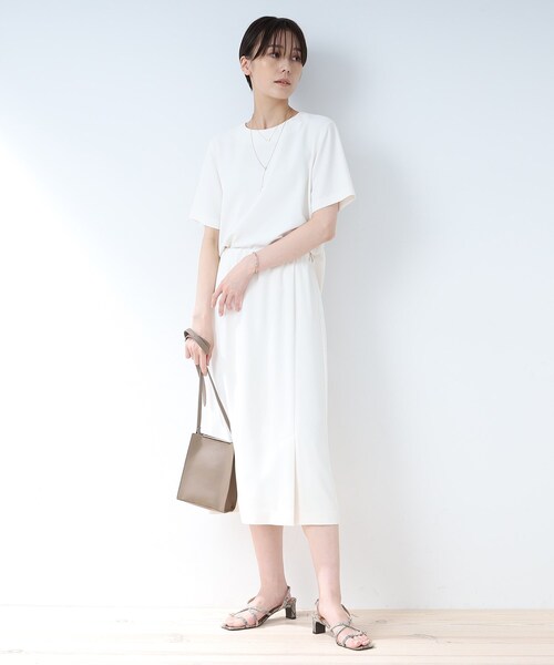 INDIVI(インディヴィ)の「◆【洗える/SETUP可能】シンプルTシャツライクブラウス(シャツ/ブラウス・レディース・オフホワイト/ブラック/ダークブラウン・40/38/36/19/15 /13/03/05)」の16枚目の写真