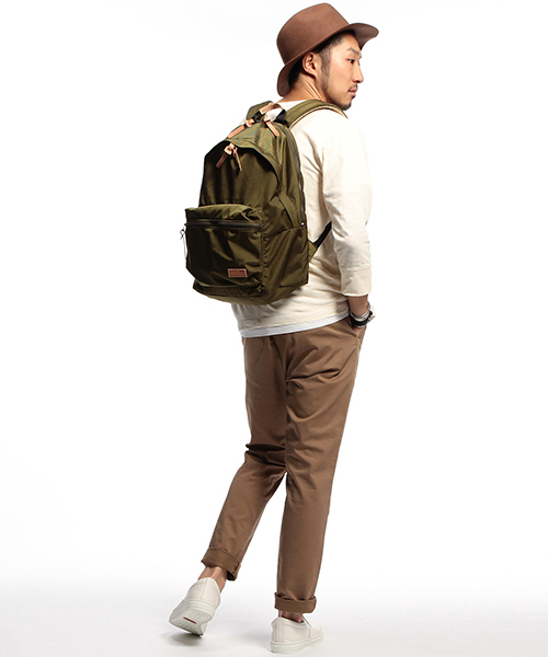 B:MING by BEAMS（ビーミングバイビームス）の「buddy×ビーミング by ビームス / 別注 Glossa BAG PACK（バックパック/リュック・メンズ・ホワイト/ブラック/オリーブ・ONE SIZE）」の12枚目の写真
