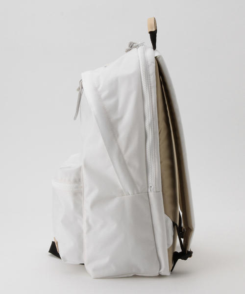 B:MING by BEAMS（ビーミングバイビームス）の「buddy×ビーミング by ビームス / 別注 Glossa BAG PACK（バックパック/リュック・メンズ・ホワイト/ブラック/オリーブ・ONE SIZE）」の7枚目の写真