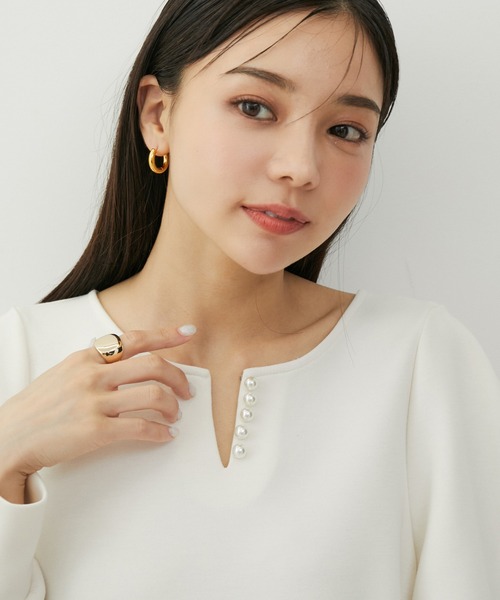 VIS（ビス）の「【スフレタッチシリーズ】フロントパールアクセントペプラムトップス【洗える】（ニット/セーター・レディース・ブラック/キナリ/グリーン系その他/ベージュ・M/S）」の17枚目の写真