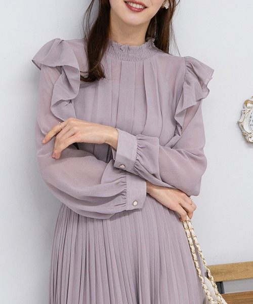 pumpkin port（パンプキンポート）の「肩フリル ピンタックデザイン　消しプリーツロングワンピース（ワンピース・レディース・ピンク/グリーン/ボルドー/ブラック/ブルー/ライトベージュ/サックスブルー/ホワイト/ブラック×ホワイト/ネイビー/ラベンダー・M/S/L）」の9枚目の写真