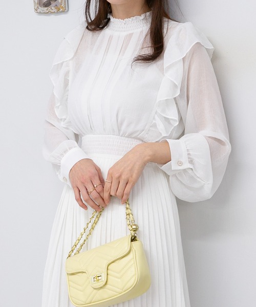 pumpkin port（パンプキンポート）の「肩フリル ピンタックデザイン　消しプリーツロングワンピース（ワンピース・レディース・ピンク/グリーン/ボルドー/ブラック/ブルー/ライトベージュ/サックスブルー/ホワイト/ブラック×ホワイト/ネイビー/ラベンダー・M/S/L）」の2枚目の写真