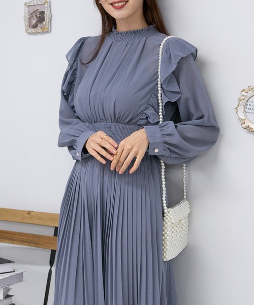 pumpkin port（パンプキンポート）の「肩フリル ピンタックデザイン　消しプリーツロングワンピース（ワンピース・レディース・ピンク/グリーン/ボルドー/ブラック/ブルー/ライトベージュ/サックスブルー/ホワイト/ブラック×ホワイト/ネイビー/ラベンダー・M/S/L）」の7枚目の写真