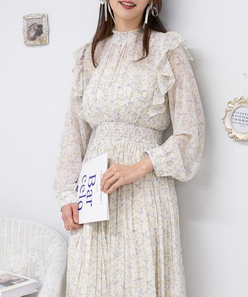 pumpkin port（パンプキンポート）の「肩フリル ピンタックデザイン　消しプリーツロングワンピース（ワンピース・レディース・ピンク/グリーン/ボルドー/ブラック/ブルー/ライトベージュ/サックスブルー/ホワイト/ブラック×ホワイト/ネイビー/ラベンダー・M/S/L）」の5枚目の写真