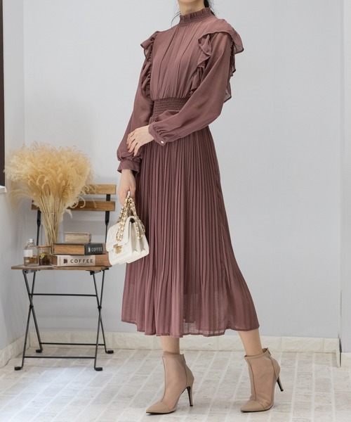 pumpkin port（パンプキンポート）の「肩フリル ピンタックデザイン　消しプリーツロングワンピース（ワンピース・レディース・ピンク/グリーン/ボルドー/ブラック/ブルー/ライトベージュ/サックスブルー/ホワイト/ブラック×ホワイト/ネイビー/ラベンダー・M/S/L）」の15枚目の写真