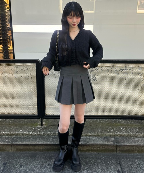 Ada.(エイダ)の「1枚で着回し力抜群◎ くるみボタン ショート丈 カーディガン(カーディガン/ボレロ・レディース・ブラック/グリーン/オフホワイト/イエロー/ブルー・FREE)」の11枚目の写真