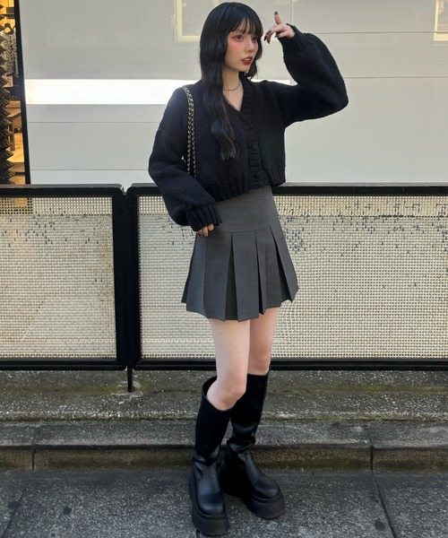 Ada.(エイダ)の「1枚で着回し力抜群◎ くるみボタン ショート丈 カーディガン(カーディガン/ボレロ・レディース・ブラック/グリーン/オフホワイト/イエロー/ブルー・FREE)」の13枚目の写真
