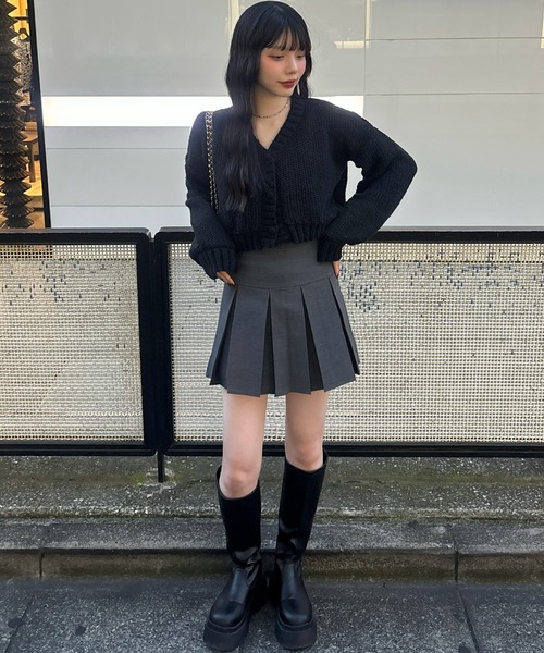 Ada.(エイダ)の「1枚で着回し力抜群◎ くるみボタン ショート丈 カーディガン(カーディガン/ボレロ・レディース・ブラック/グリーン/オフホワイト/イエロー/ブルー・FREE)」の12枚目の写真
