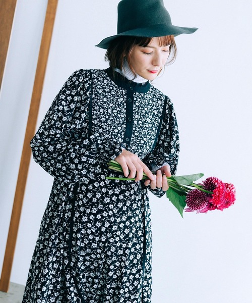 haco!（ハコ）の「【スザンヌさんコラボ】花束と花柄のいいとこ取り。自分も愛でるONE-PIECE by LOVE&PEACE PROJECT（ワンピース・レディース・ブラック系その他/ブラウン系その他・MEDIUM/LARGE/SMALL/X-LARGE）」の5枚目の写真